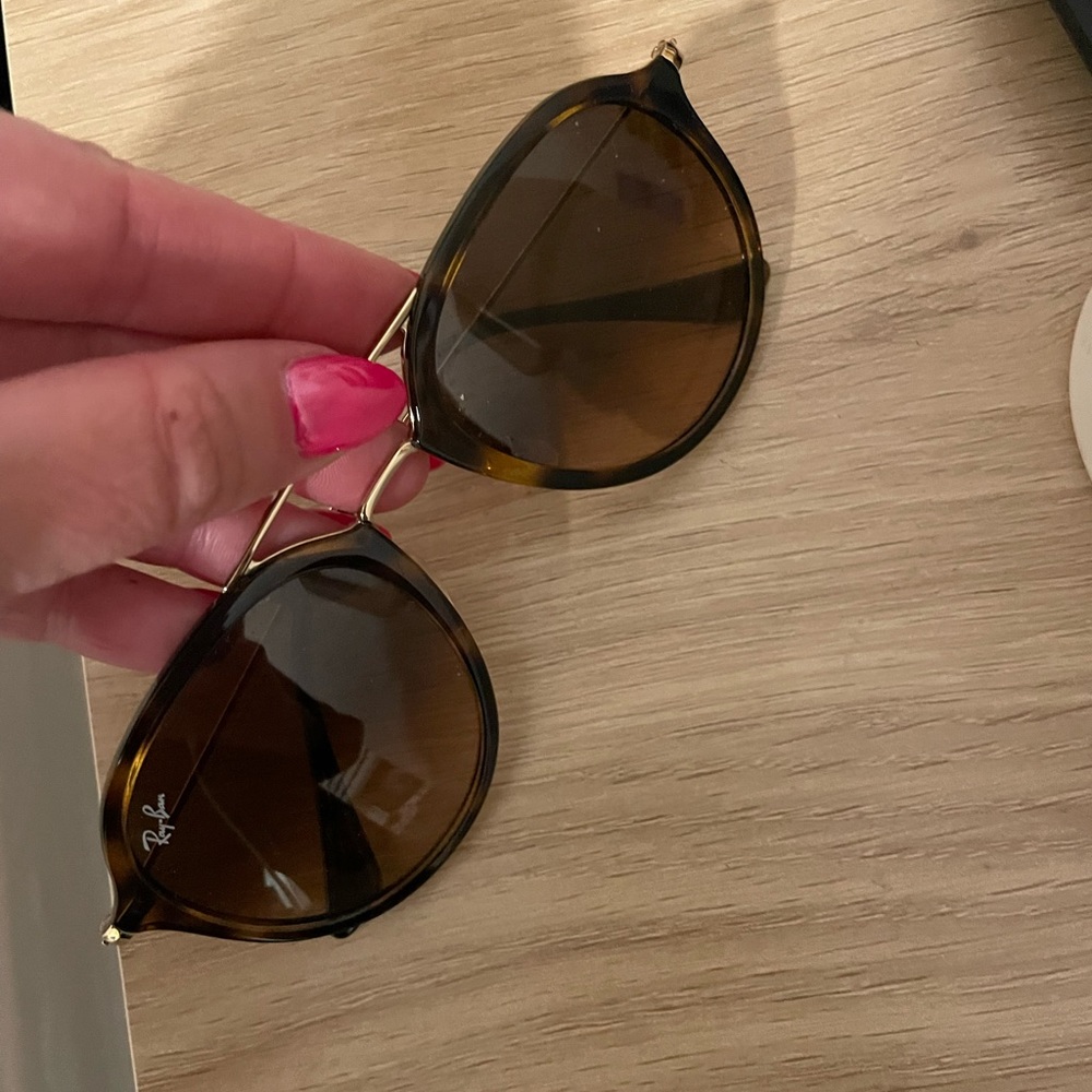 Ray Bans Tortoise and Gold - Picture 3 of 10